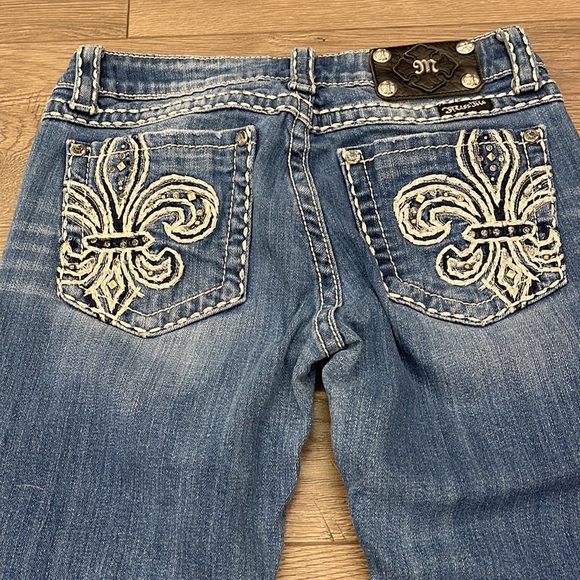 🥳HP🥳 Miss Me Distressed Embellished Skinny Jeans - Picture 2 of 8